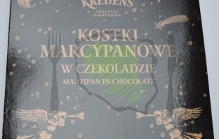 Krakowski Kredens Kostki marcepanowe w czekoladzie