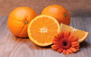 Pomarańcze – wpływ spożywania pomarańczy na zdrowie oczu pomarańcze