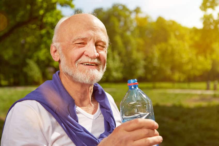 woda w diecie osób starszych